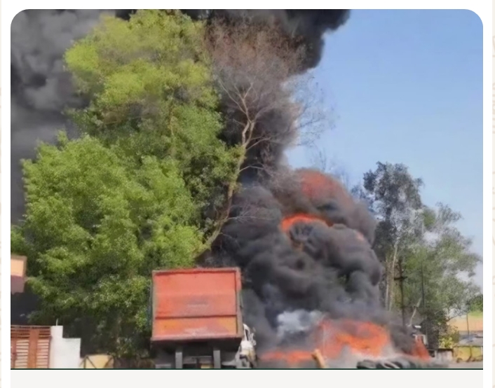 कोरबा: टायर गोदाम में लगी भीषण आग, लाखों का सामान जलकर खाक, ट्रांसफार्मर से भड़की थी चिंगारी